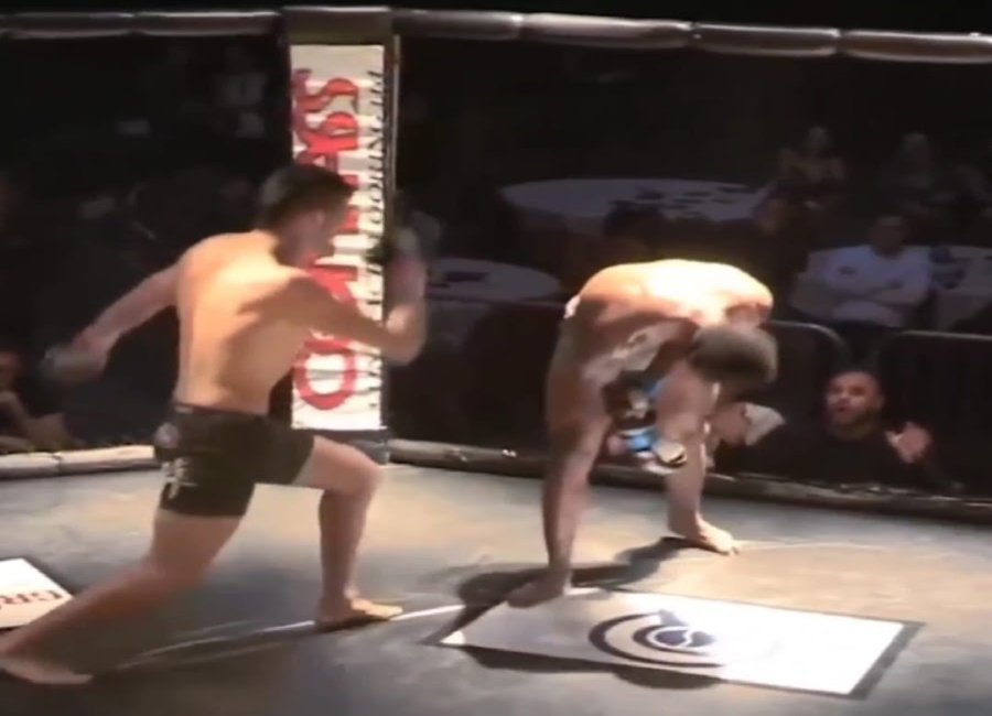 OUT ON HIS FEET: Brutal Head Kick Turns Fighter Into A Frozen Statue